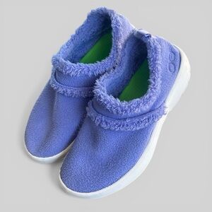 Oofos OOcoozie comfort fleece recovery slip on shoes size 10.5 Ladies slippers